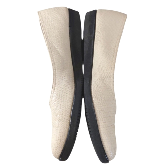 Salvatore Ferragamo Women's Wedge Flats Cream Snake Embossed Flat Shoe 8.5 - Picture 4 of 11